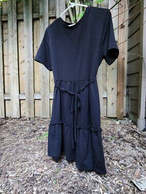 NWOT Women's XL Black Cotton short sleeve tiered midi dress
